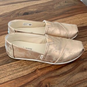 TOMS classics. Rose Gold
